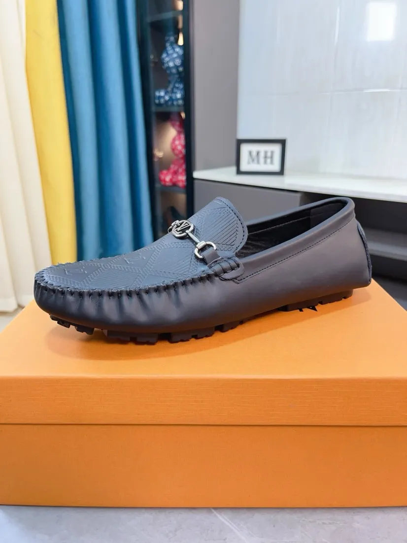 Men's men's shoes💰400🌹🌹[LV Louis Vuitton] New men's beanie shoes💝💝.. Top-grade imported cowhide embossed➕Comfortable leather lining. It is extremely skin-friendly and comfortable, feels very delicate, and the shape is very correct! Perfectly reflects the three-dimensional sense, code number: 38-44